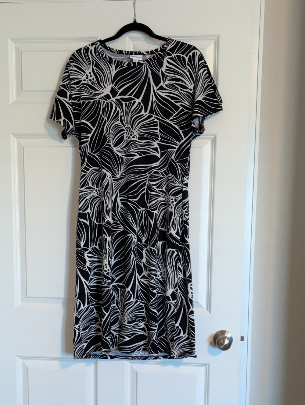 LuLaRoe Black and White Floral Tee Dress